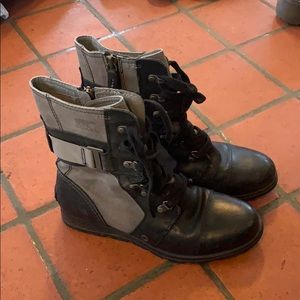 Sorel short lace up boot